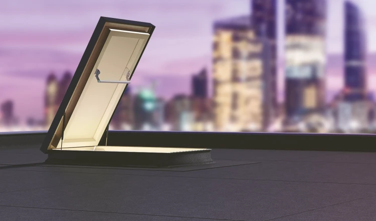 Wyłaz dachowy do dachu płaskiego FAKRO DRL