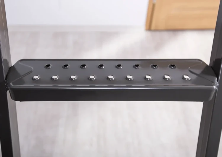 Schody strychowe FAKRO LME Energy Efficient - stopnie