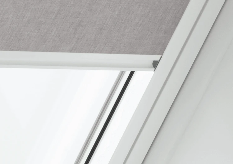 Roleta zasilana solarnie VELUX RSL